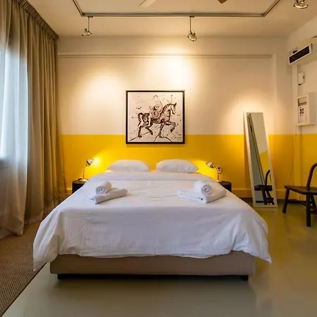 Artistic Spacious Studio Apartment Next To Metro Monastiraki Athens Exterior photo