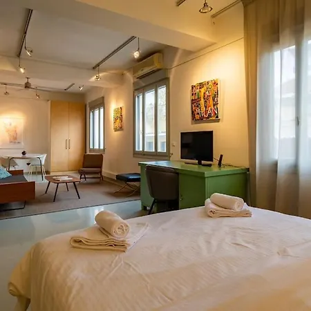Artistic Spacious Studio Apartment Next To Metro Monastiraki Athens Exterior photo