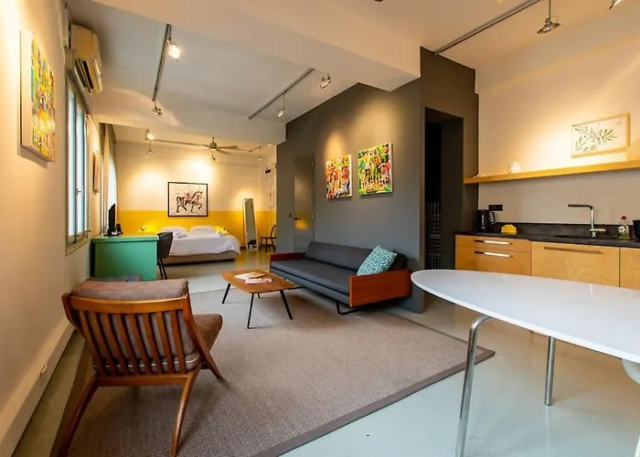 Artistic Spacious Studio Apartment Next To Metro Monastiraki