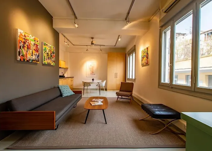 Artistic Spacious Studio Apartment Next To Metro Monastiraki