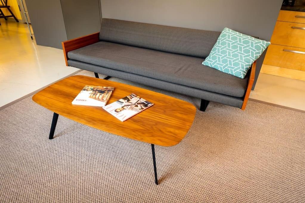 Artistic Spacious Next To Metro Monastiraki *